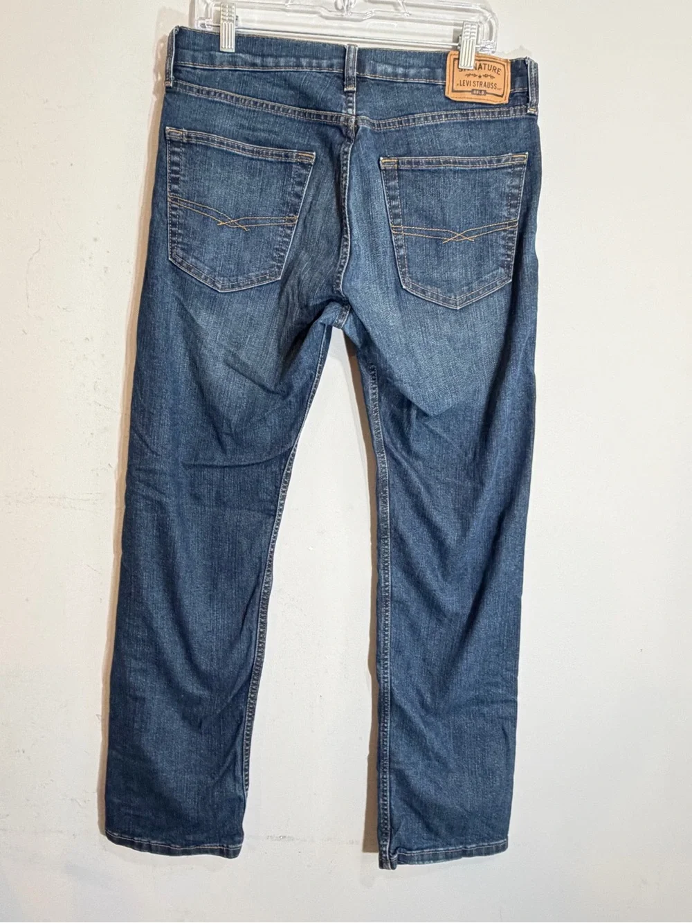 Levi’s signature dark was jeans 32x32